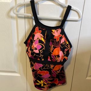 Lands’ End Swim Top Size 10 DDD